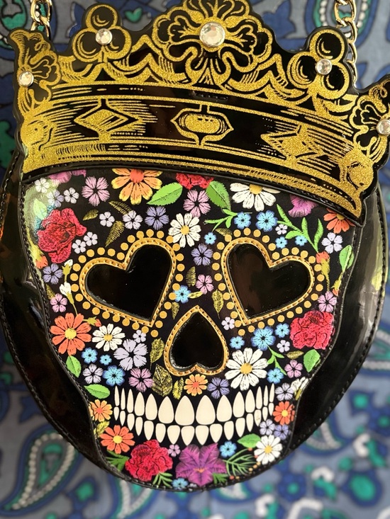 Betsey Johnson Handbags - Betsey Johnson Halloween "Queen Sugar Skull" Kitsch Crossbody Bag